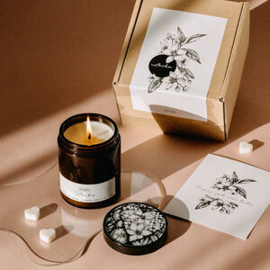 Svíčkuj Dárkový balíček Láska - svíčka, přání a sojová srdíčka